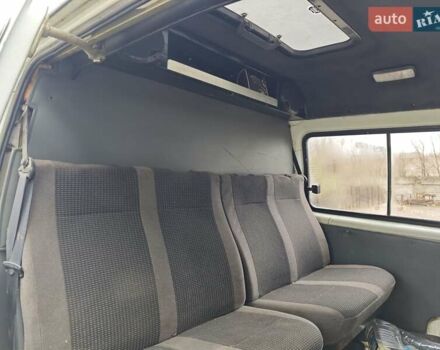 Белый ГАЗ 2217 Соболь, объемом двигателя 2.5 л и пробегом 225 тыс. км за 2000 $, фото 7 на Automoto.ua