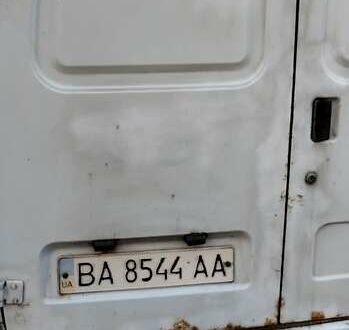 ГАЗ 2217 Соболь 2004 в Кропивницком (Кировограде) на Automoto.ua Белый ГАЗ 2217 Соболь, объемом двигателя 0.23 л и пробегом 395 тыс. км за 1000 $, фото 1 на Automoto.ua