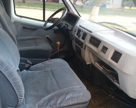 Белый ГАЗ 2217 Баргузин, объемом двигателя 2.3 л и пробегом 195 тыс. км за 2100 $, фото 4 на Automoto.ua