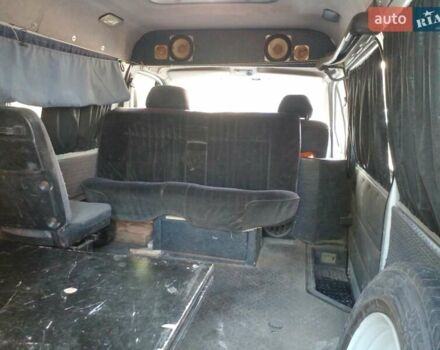Белый ГАЗ 2217 Баргузин, объемом двигателя 2.3 л и пробегом 195 тыс. км за 2100 $, фото 5 на Automoto.ua