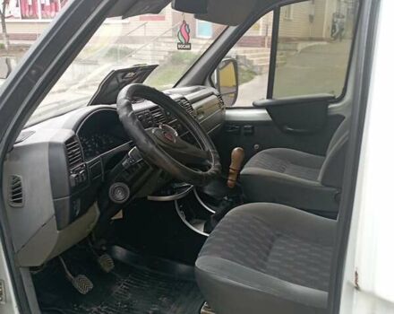 Белый ГАЗ 2217 Баргузин, объемом двигателя 2.46 л и пробегом 223 тыс. км за 3000 $, фото 4 на Automoto.ua