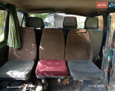 Зелений ГАЗ 2217 Баргузин, об'ємом двигуна 2.3 л та пробігом 100 тис. км за 1088 $, фото 7 на Automoto.ua
