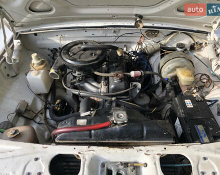 Білий ГАЗ 24-10 Волга, об'ємом двигуна 2.4 л та пробігом 68 тис. км за 1100 $, фото 5 на Automoto.ua