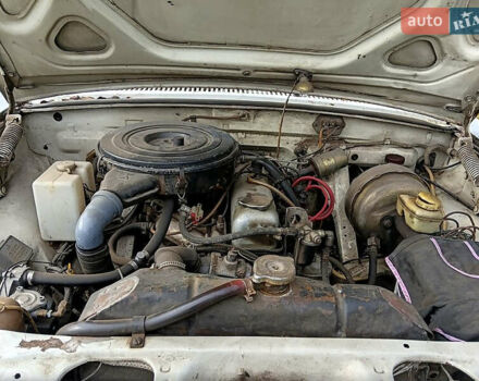 Белый ГАЗ 24-10 Волга, объемом двигателя 2.45 л и пробегом 100 тыс. км за 950 $, фото 6 на Automoto.ua