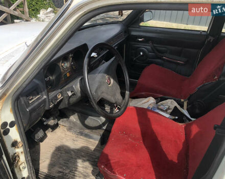 Белый ГАЗ 24-10 Волга, объемом двигателя 2.4 л и пробегом 111 тыс. км за 384 $, фото 9 на Automoto.ua