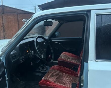 Белый ГАЗ 24-10 Волга, объемом двигателя 2.4 л и пробегом 999 тыс. км за 850 $, фото 4 на Automoto.ua