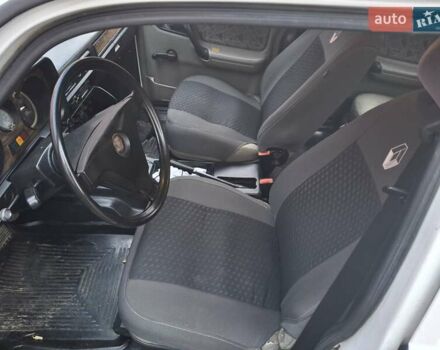 Белый ГАЗ 24-10 Волга, объемом двигателя 2.4 л и пробегом 50 тыс. км за 1000 $, фото 5 на Automoto.ua