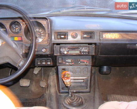 Белый ГАЗ 24-10 Волга, объемом двигателя 2.4 л и пробегом 135 тыс. км за 1500 $, фото 6 на Automoto.ua