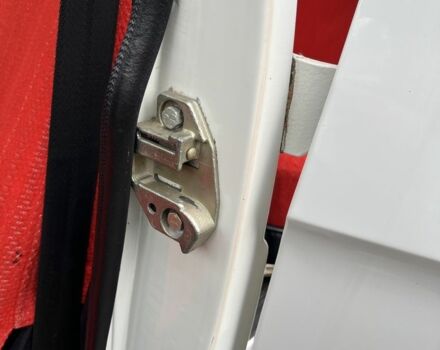 Белый ГАЗ 24-10 Волга, объемом двигателя 2.4 л и пробегом 15 тыс. км за 6000 $, фото 9 на Automoto.ua