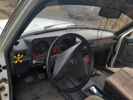 Белый ГАЗ 24-10 Волга, объемом двигателя 2.4 л и пробегом 150 тыс. км за 950 $, фото 1 на Automoto.ua