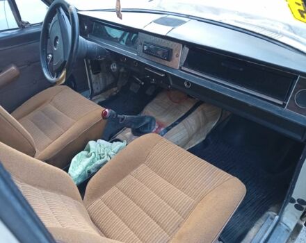 ГАЗ 24-10 Волга 1985 у Кропивницькому (Кіровограді) на Automoto.ua Бежевий ГАЗ 24-10 Волга, об'ємом двигуна 2.4 л та пробігом 70 тис. км за 550 $, фото 8 на Automoto.ua