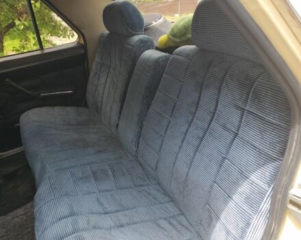 Бежевий ГАЗ 24-10 Волга, об'ємом двигуна 2.4 л та пробігом 67 тис. км за 1100 $, фото 9 на Automoto.ua