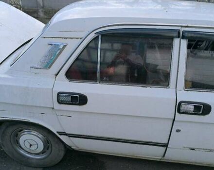 Белый ГАЗ 24 Волга, объемом двигателя 2.5 л и пробегом 45 тыс. км за 600 $, фото 6 на Automoto.ua
