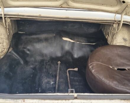 Белый ГАЗ 24, объемом двигателя 2 л и пробегом 150 тыс. км за 429 $, фото 2 на Automoto.ua