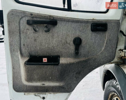 Белый ГАЗ 2752 Соболь, объемом двигателя 2.3 л и пробегом 221 тыс. км за 1900 $, фото 10 на Automoto.ua