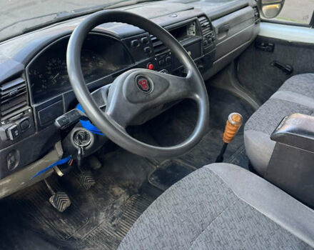 Белый ГАЗ 2752 Соболь, объемом двигателя 2.46 л и пробегом 200 тыс. км за 1850 $, фото 13 на Automoto.ua