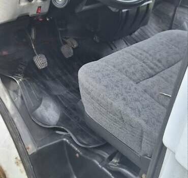 Белый ГАЗ 2752 Соболь, объемом двигателя 2.3 л и пробегом 88 тыс. км за 2300 $, фото 13 на Automoto.ua