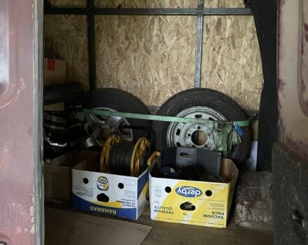 ГАЗ 2752 Соболь 2003 в Славянске на Automoto.ua Красный ГАЗ 2752 Соболь, объемом двигателя 2.3 л и пробегом 150 тыс. км за 1500 $, фото 5 на Automoto.ua