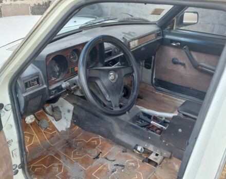 Белый ГАЗ 31029 Волга, объемом двигателя 2.5 л и пробегом 300 тыс. км за 168 $, фото 2 на Automoto.ua