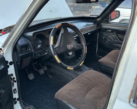 Белый ГАЗ 31029 Волга, объемом двигателя 2.4 л и пробегом 170 тыс. км за 900 $, фото 5 на Automoto.ua