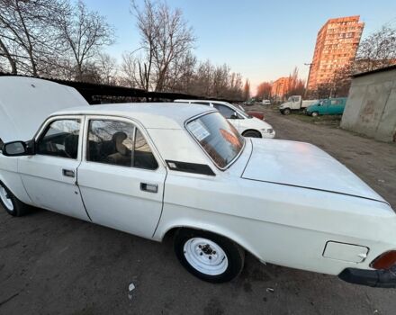 Белый ГАЗ 31029 Волга, объемом двигателя 2.4 л и пробегом 170 тыс. км за 900 $, фото 2 на Automoto.ua