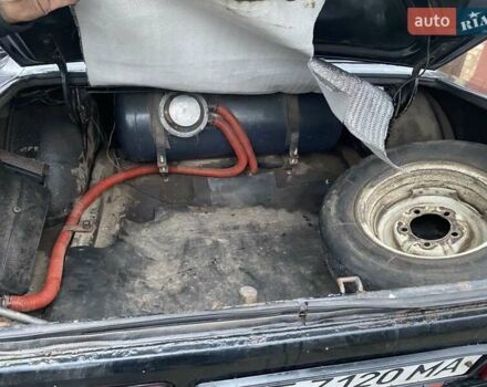 Черный ГАЗ 31029 Волга, объемом двигателя 2.45 л и пробегом 250 тыс. км за 826 $, фото 3 на Automoto.ua