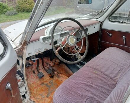 Белый ГАЗ 3110 Волга, объемом двигателя 2 л и пробегом 111 тыс. км за 239 $, фото 3 на Automoto.ua