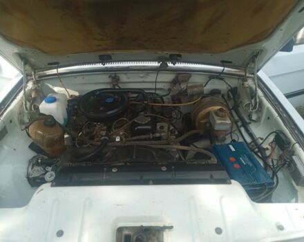 Белый ГАЗ 3110 Волга, объемом двигателя 2.4 л и пробегом 200 тыс. км за 1400 $, фото 5 на Automoto.ua