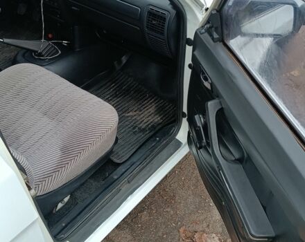 Белый ГАЗ 3110 Волга, объемом двигателя 2.4 л и пробегом 170 тыс. км за 950 $, фото 3 на Automoto.ua