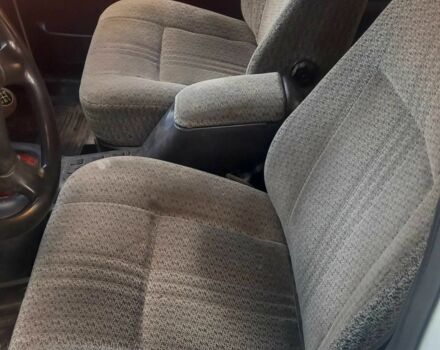 Белый ГАЗ 3110 Волга, объемом двигателя 2.5 л и пробегом 200 тыс. км за 700 $, фото 2 на Automoto.ua