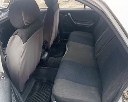 ГАЗ 3110 Волга 1999 в Днепре (Днепропетровске) на Automoto.ua Белый ГАЗ 3110 Волга, объемом двигателя 2 л и пробегом 150 тыс. км за 1200 $, фото 5 на Automoto.ua