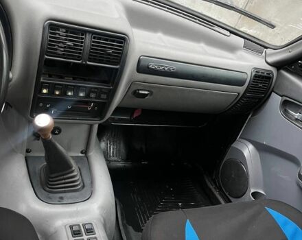 Белый ГАЗ 3110 Волга, объемом двигателя 2.4 л и пробегом 316 тыс. км за 900 $, фото 6 на Automoto.ua