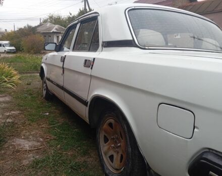 ГАЗ 3110 Волга 1999 в Днепре (Днепропетровске) на Automoto.ua Белый ГАЗ 3110 Волга, объемом двигателя 2 л и пробегом 150 тыс. км за 1200 $, фото 3 на Automoto.ua