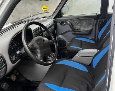 Белый ГАЗ 3110 Волга, объемом двигателя 2.4 л и пробегом 316 тыс. км за 900 $, фото 5 на Automoto.ua