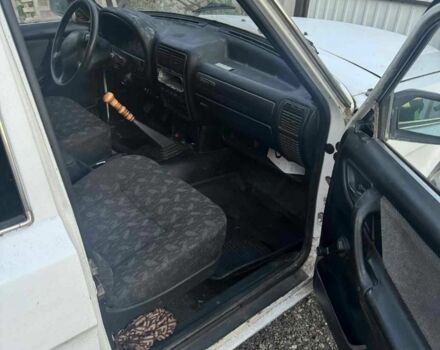 Белый ГАЗ 3110 Волга, объемом двигателя 2.5 л и пробегом 200 тыс. км за 403 $, фото 10 на Automoto.ua