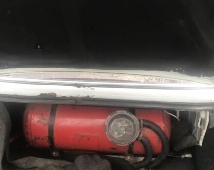 Белый ГАЗ 3110 Волга, объемом двигателя 2 л и пробегом 200 тыс. км за 600 $, фото 4 на Automoto.ua