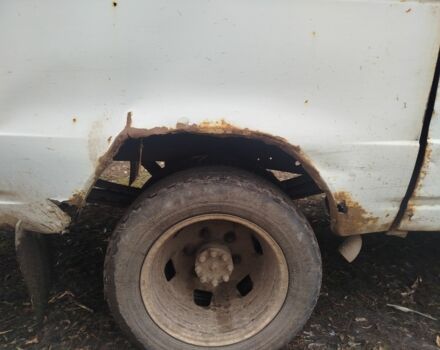 Белый ГАЗ 3110 Волга, объемом двигателя 2.45 л и пробегом 200 тыс. км за 715 $, фото 5 на Automoto.ua