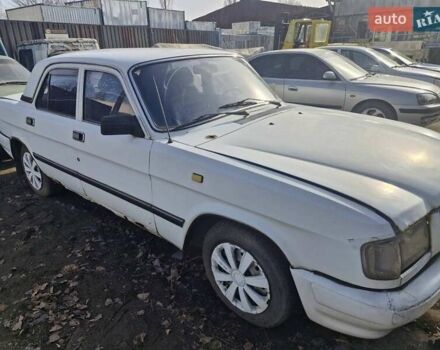 Белый ГАЗ 3110 Волга, объемом двигателя 2.5 л и пробегом 379 тыс. км за 1190 $, фото 1 на Automoto.ua