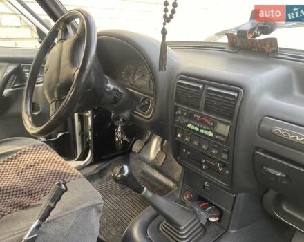 Белый ГАЗ 3110 Волга, объемом двигателя 2.3 л и пробегом 145 тыс. км за 3500 $, фото 5 на Automoto.ua