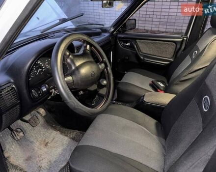 Білий ГАЗ 3110 Волга, об'ємом двигуна 2.3 л та пробігом 89 тис. км за 1800 $, фото 7 на Automoto.ua