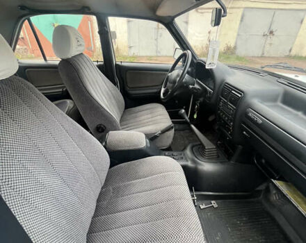 ГАЗ 3110 Волга 2002 в Коростене на Automoto.ua Белый ГАЗ 3110 Волга, объемом двигателя 2.45 л и пробегом 35 тыс. км за 2999 $, фото 22 на Automoto.ua