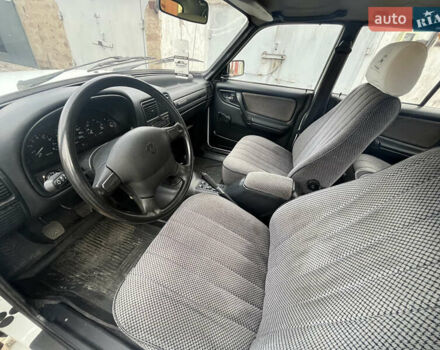 ГАЗ 3110 Волга 2002 в Коростене на Automoto.ua Белый ГАЗ 3110 Волга, объемом двигателя 2.45 л и пробегом 35 тыс. км за 2999 $, фото 15 на Automoto.ua