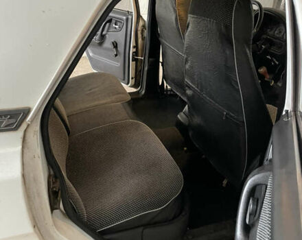 Белый ГАЗ 3110 Волга, объемом двигателя 2.3 л и пробегом 173 тыс. км за 831 $, фото 4 на Automoto.ua