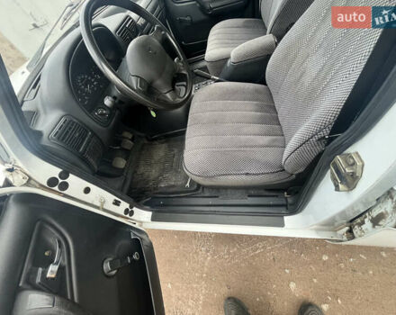 ГАЗ 3110 Волга 2002 в Коростене на Automoto.ua Белый ГАЗ 3110 Волга, объемом двигателя 2.45 л и пробегом 35 тыс. км за 2999 $, фото 17 на Automoto.ua