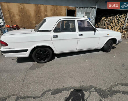 Белый ГАЗ 3110 Волга, объемом двигателя 2.4 л и пробегом 310 тыс. км за 950 $, фото 2 на Automoto.ua