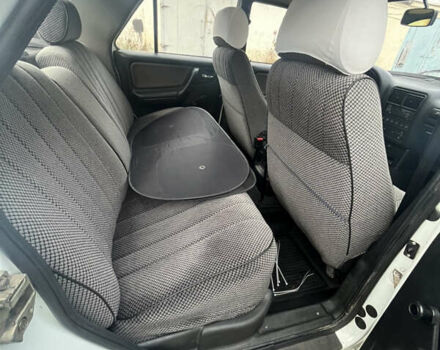 ГАЗ 3110 Волга 2002 в Коростене на Automoto.ua Белый ГАЗ 3110 Волга, объемом двигателя 2.45 л и пробегом 35 тыс. км за 2999 $, фото 25 на Automoto.ua