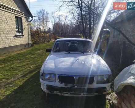 Белый ГАЗ 3110 Волга, объемом двигателя 2.4 л и пробегом 105 тыс. км за 1100 $, фото 1 на Automoto.ua