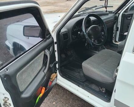 Білий ГАЗ 3110 Волга, об'ємом двигуна 2.4 л та пробігом 97 тис. км за 1500 $, фото 3 на Automoto.ua