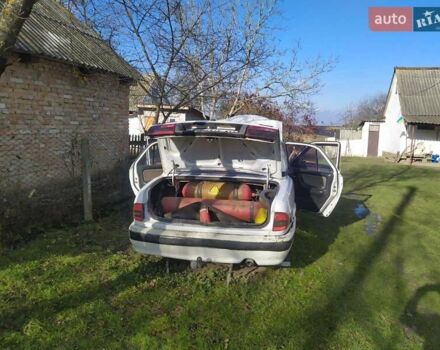 Белый ГАЗ 3110 Волга, объемом двигателя 2.4 л и пробегом 105 тыс. км за 1100 $, фото 5 на Automoto.ua