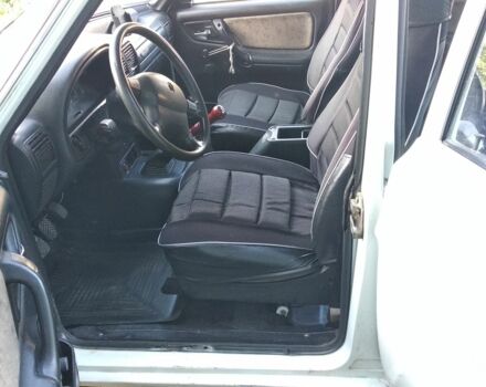 Белый ГАЗ 3110 Волга, объемом двигателя 2.4 л и пробегом 170 тыс. км за 713 $, фото 4 на Automoto.ua